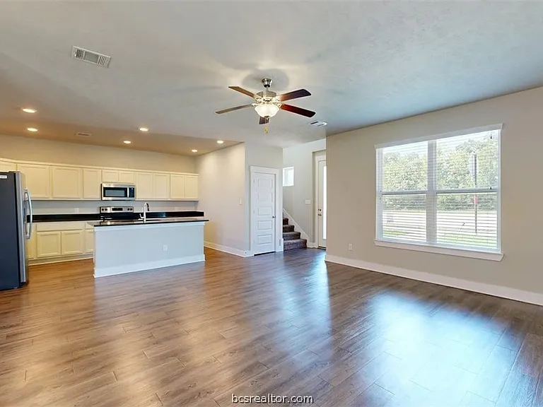 3901 Ws Phillips Pkwy — Photo 4