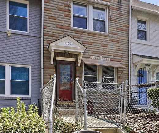 5th image of 1153 3rd St NE