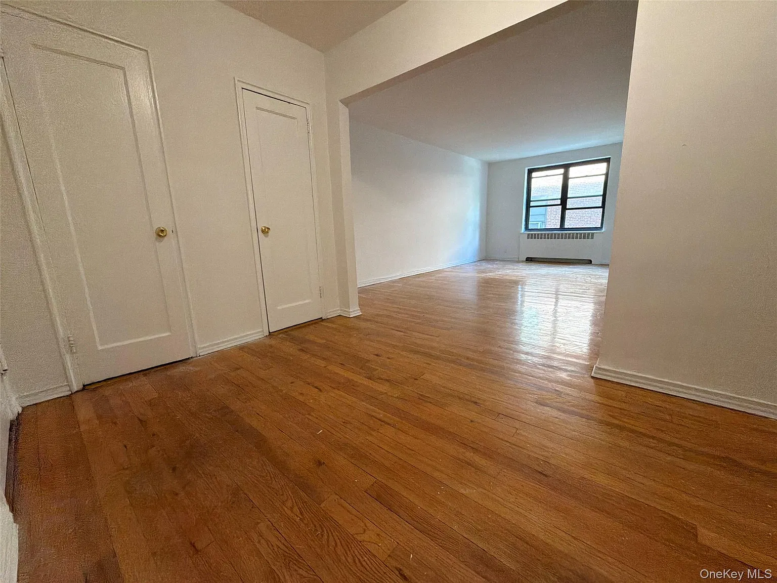 23 Schenck Ave — Photo 2
