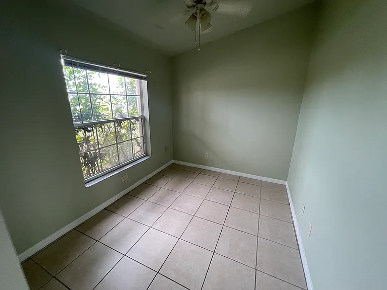 1637 NW 6th Pl — Photo 23