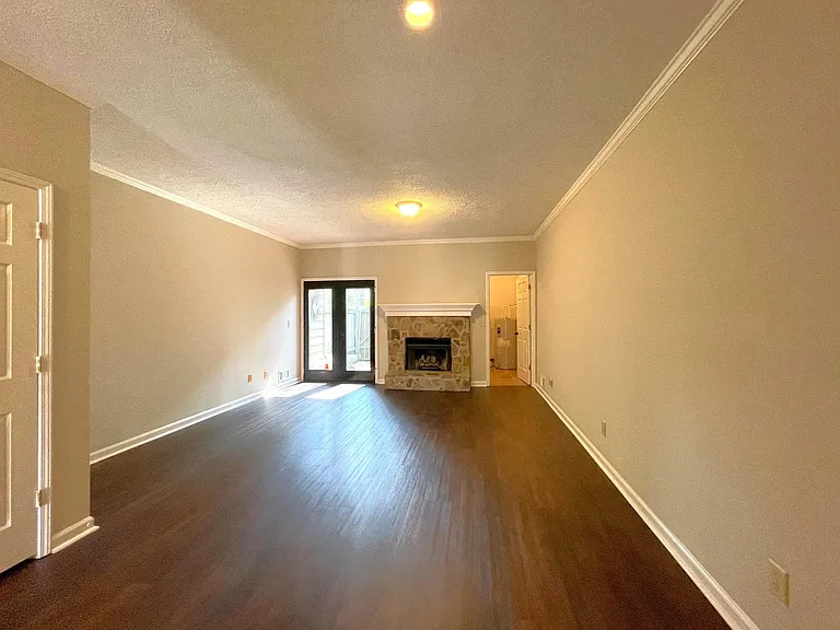 4002 Elm St — Photo 5