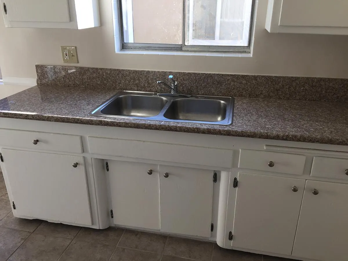 8422 Amigo Avenue — Photo 3