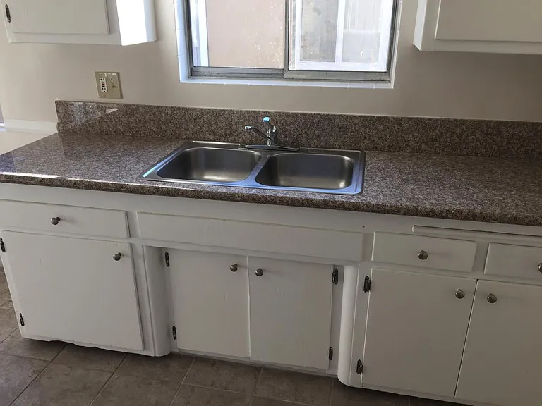 8422 Amigo Ave — Photo 3