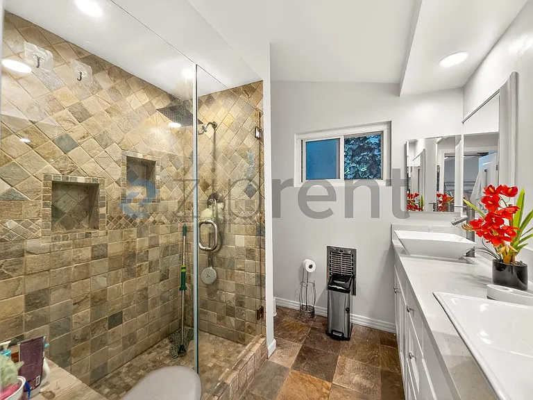 20520 Rhoda St #1 — Photo 26