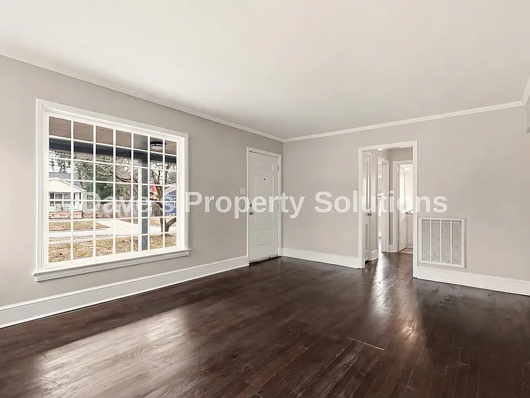 829 W Terrell St — Photo 8