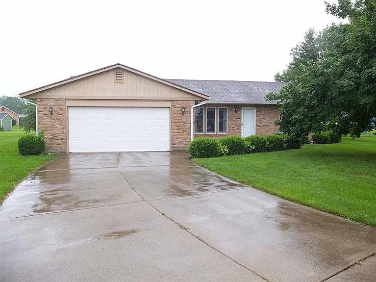 120 Clyde Ct photo 1