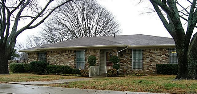 1st image of 217 Amber Ln