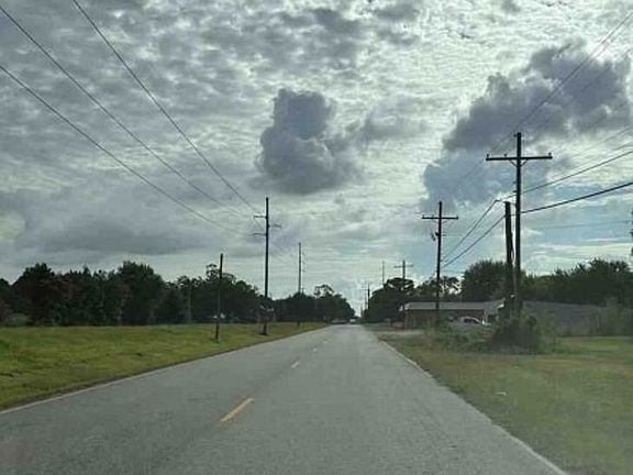 Exterior Neighborhood (street photo)