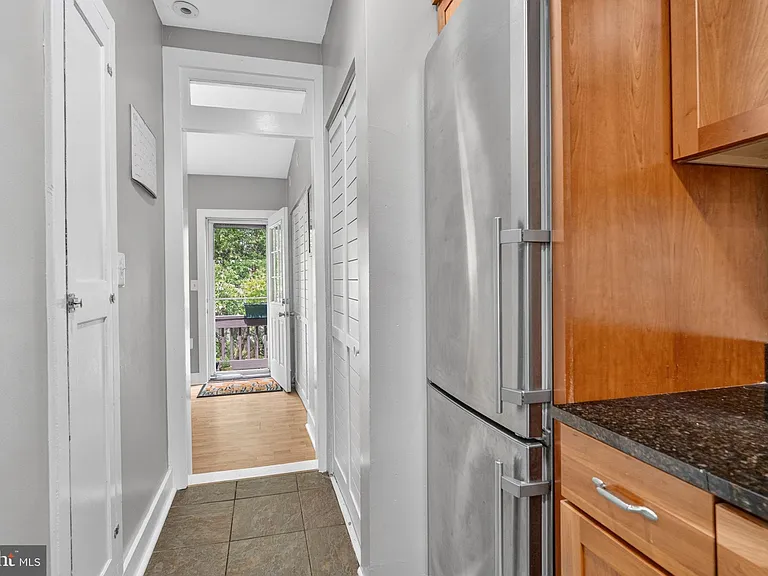 1836 Independence Ave SE #3 — Photo 9