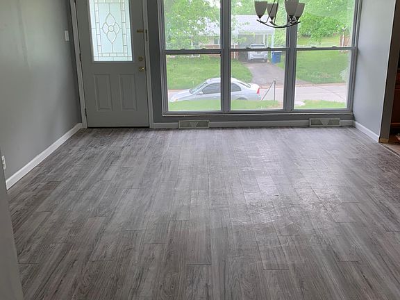 3rd image of 1201 Arrowhead Dr