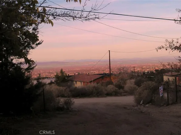 569 Tamarack Rd, Pinon Hills, CA 92372