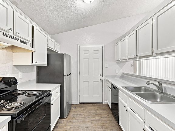 4th image of 10324 Whitingham Dr