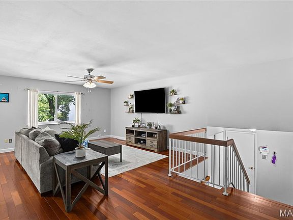 5th image of 4036 Bellvue Dr