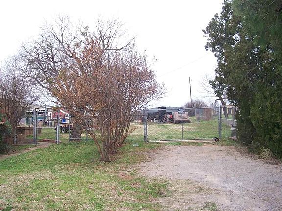 5th image of 700 S Texowa St