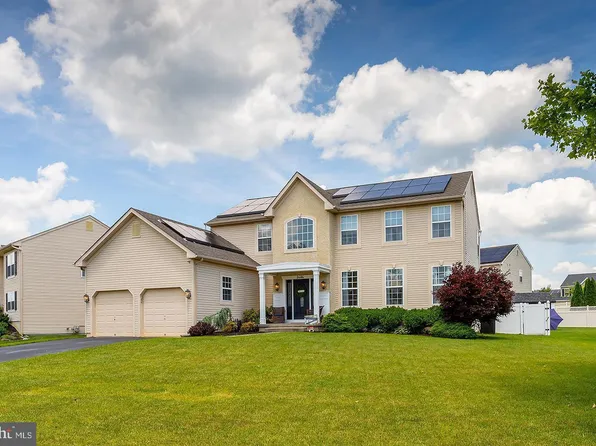 1686 Carriage Dr, Williamstown, NJ 08094