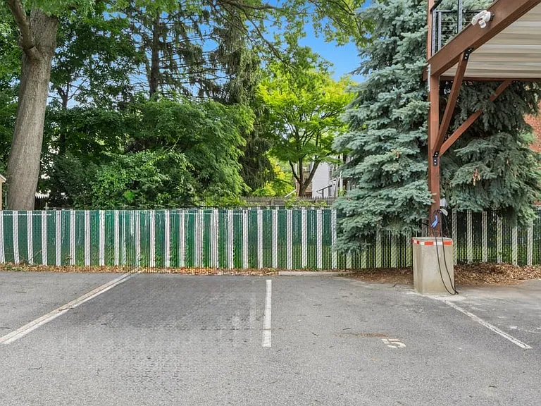 28 Willowdale Ave #1 — Photo 19