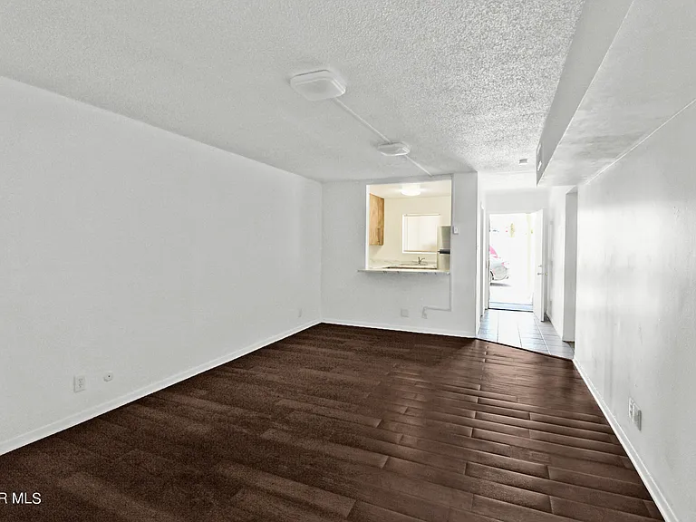 5200 Carousel Dr #1 — Photo 6