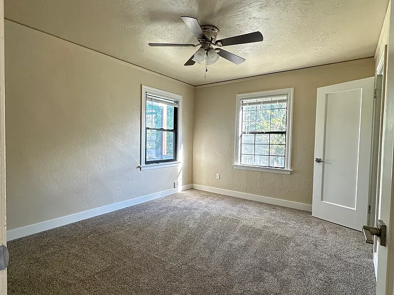 1107 Estudillo St — Photo 15