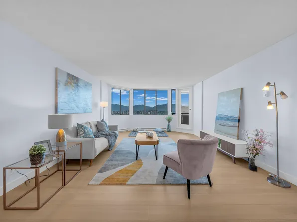 6540 Burlington Ave #2001, Burnaby, BC V5H 4G3