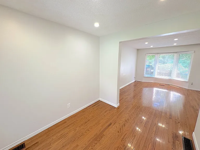 39 Elma St — Photo 8