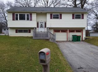 14 Ricky Ln, Poughkeepsie, NY 12601