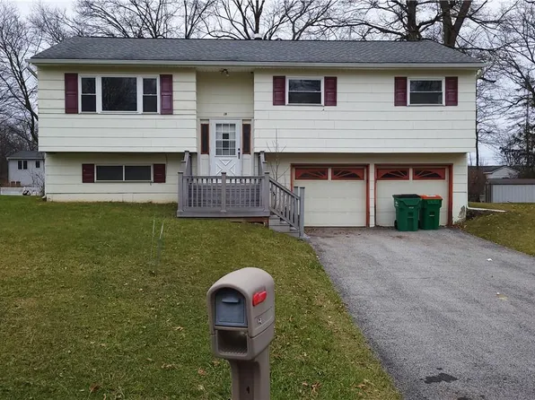 14 Ricky Lane, Poughkeepsie, NY 12601