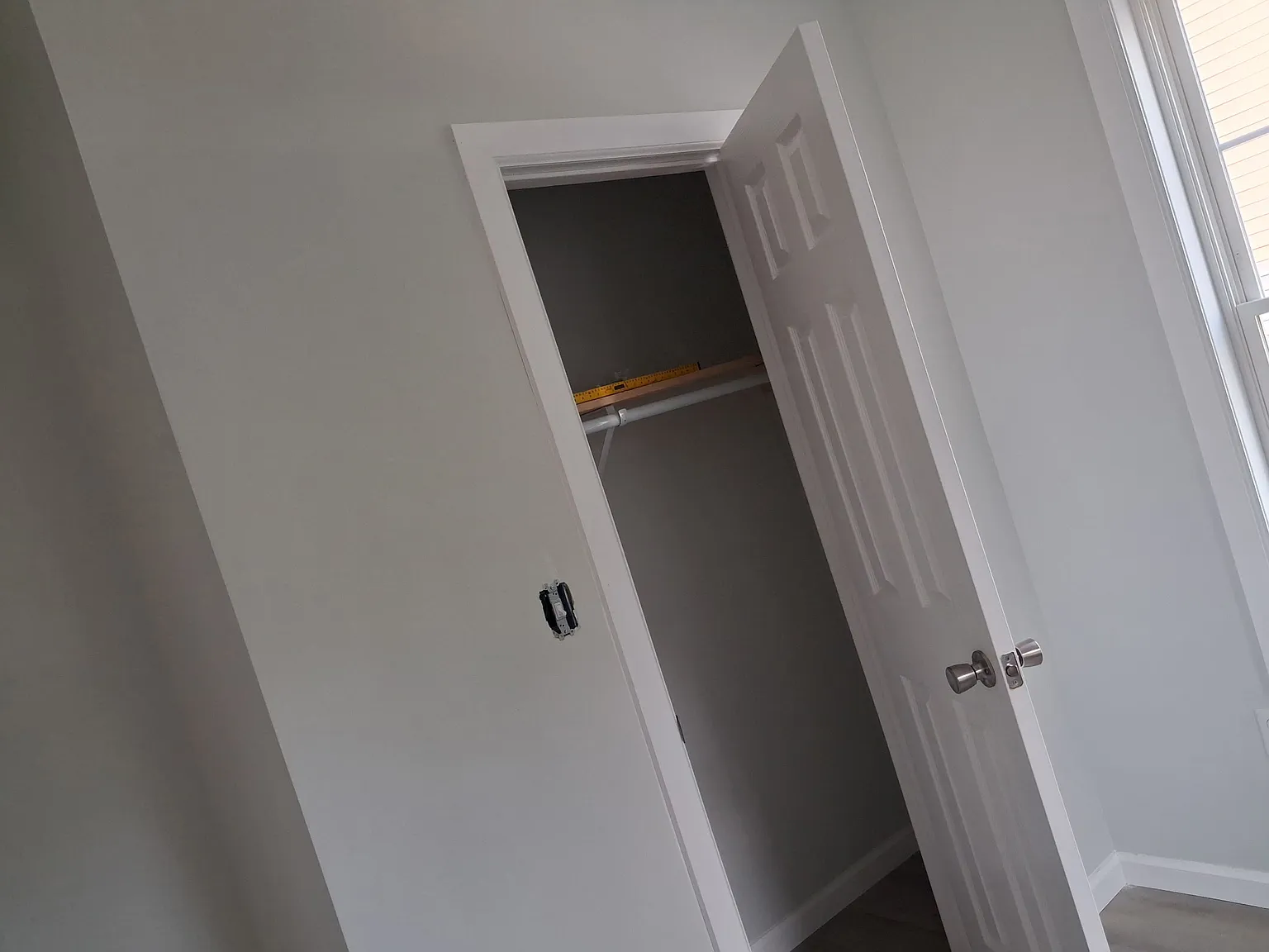 3 bed, 2000 sqft, $1,800 — Photo 3