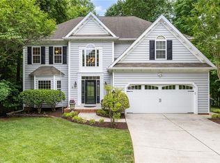 7 Chestnut Bluffs Ct, Greensboro, NC 27407