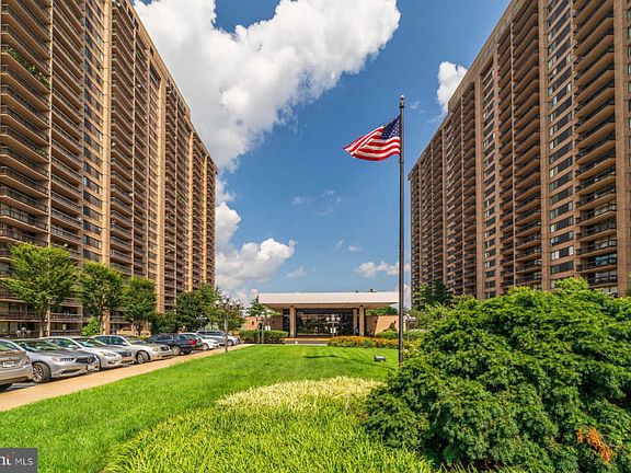 2nd image of 3701 S George Mason Dr Unit 1711N