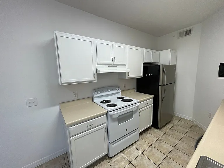 7915 Preserve Cir #217 — Photo 8
