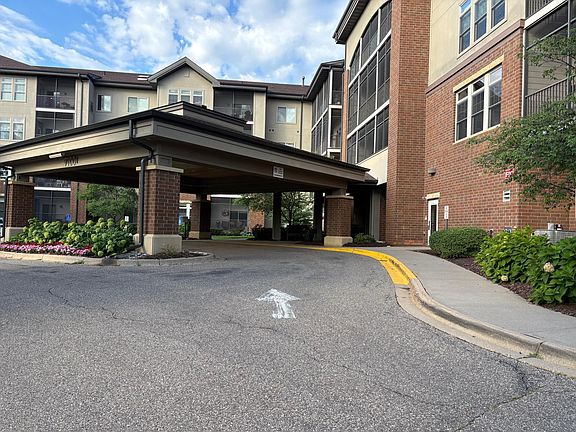 2nd image of 7100 Metro Blvd Unit 113