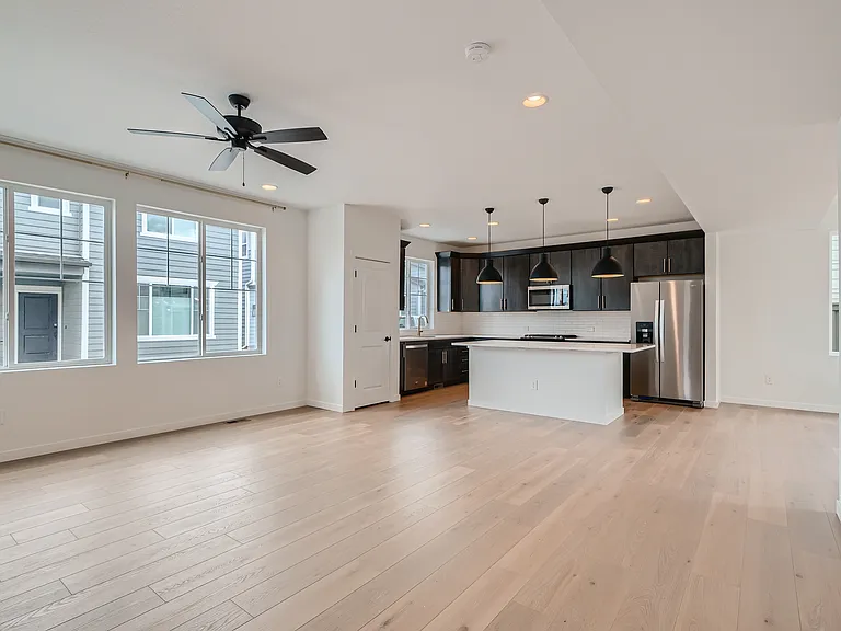 5850 Spring Breeze Dr — Photo 2