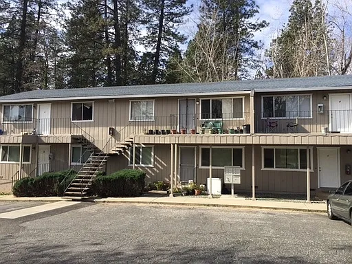354 Pleasant St — Photo 1