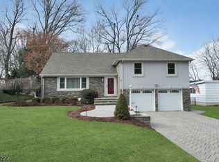 19 Morningside Cir, Little Falls, NJ 07424