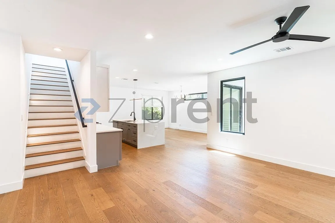 3705 Wilson Street Condominiums — Photo 4