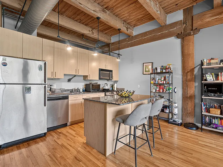 2201 W Wabansia Ave #17 — Photo 8