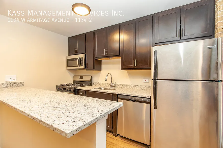 Building Photo - 1134 W Armitage Ave #2