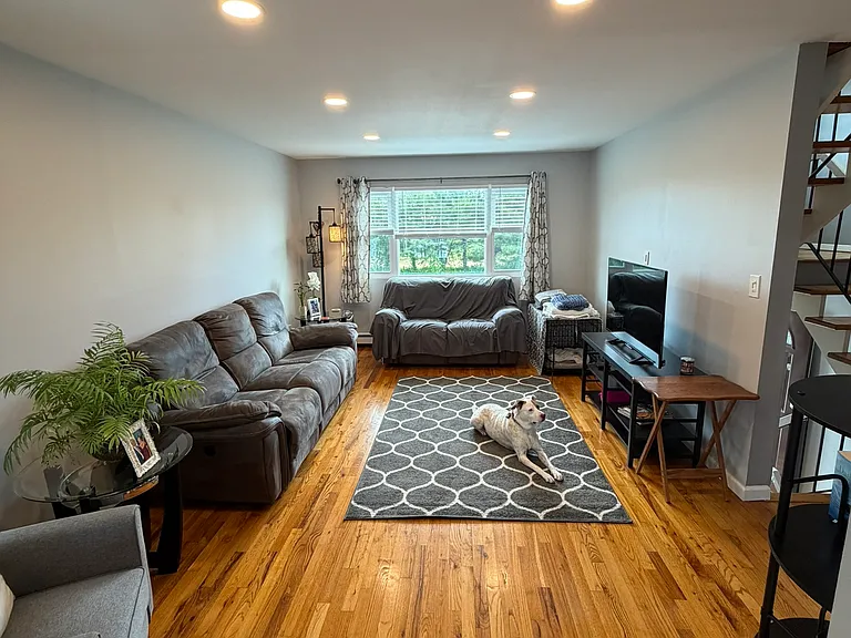 2503 Cedar St — Photo 3