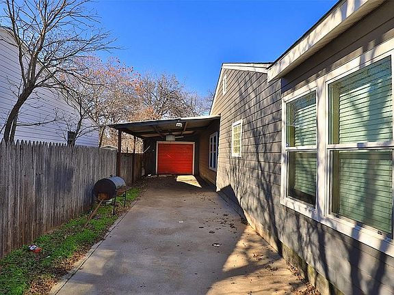 3rd image of 734 Sunset Dr