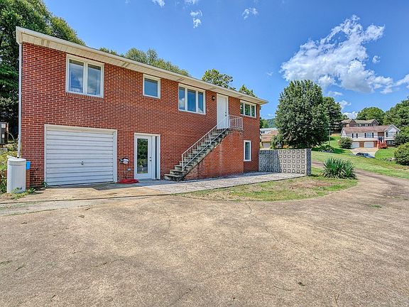 5th image of 115 Holston Court Ln