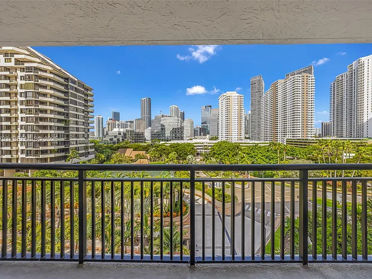 540 Brickell Key Dr #809 — Photo 10