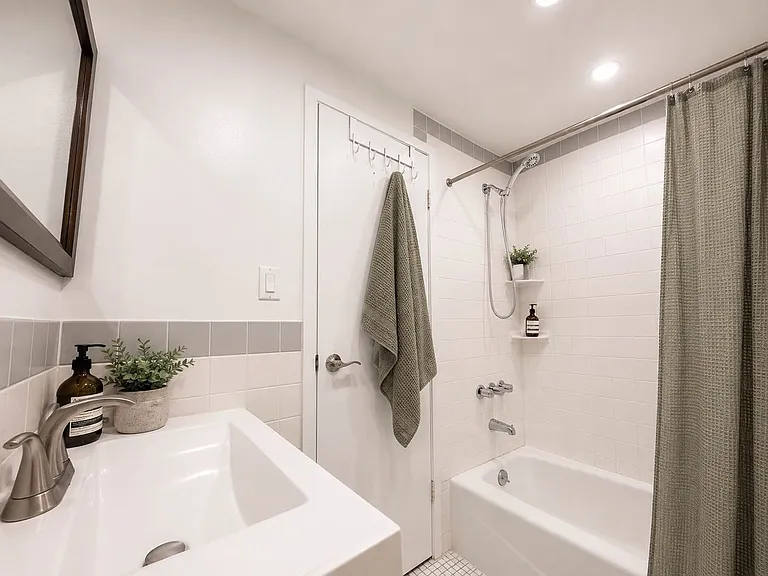 93 Underhill Ave #3D — Photo 8