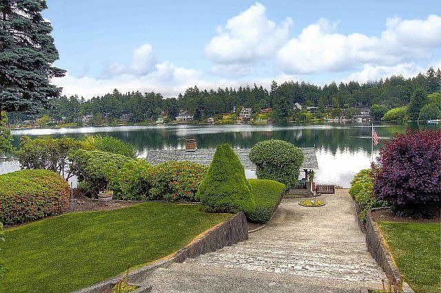 1st image of 10919 Lagoon Ln SW
