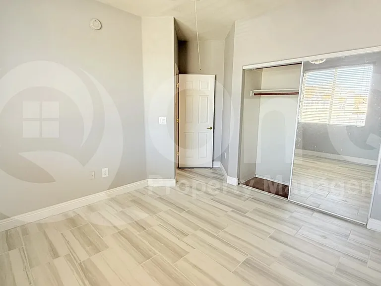 2992 N Miller Rd #215B — Photo 10