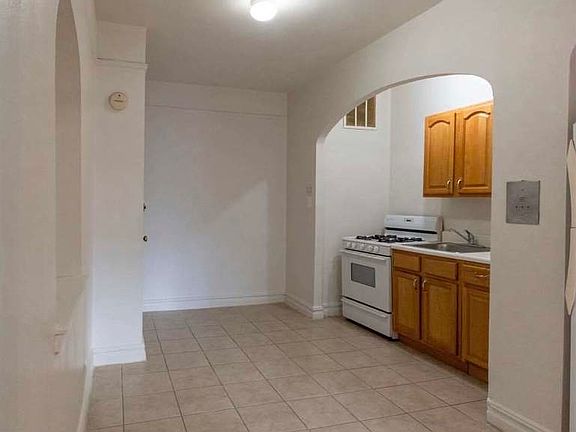 2nd image of 47-51 40th St #F4