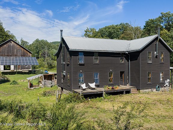 4th image of 1685 Dry Brook Road