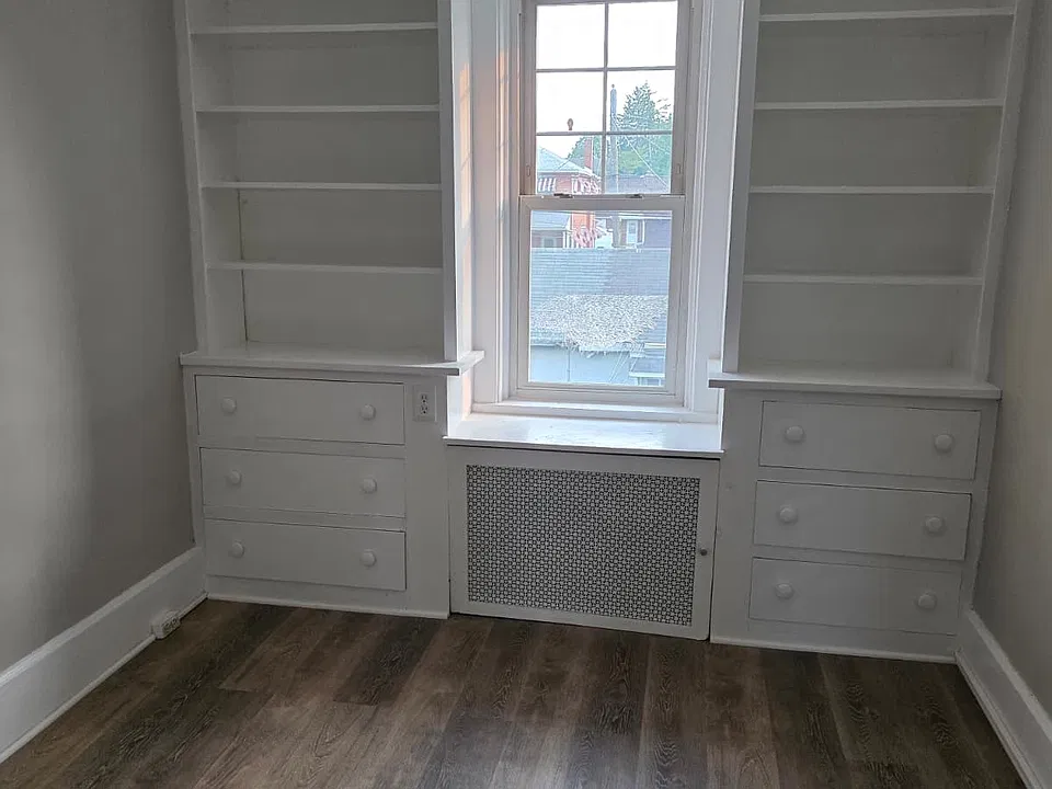 103 Fox St