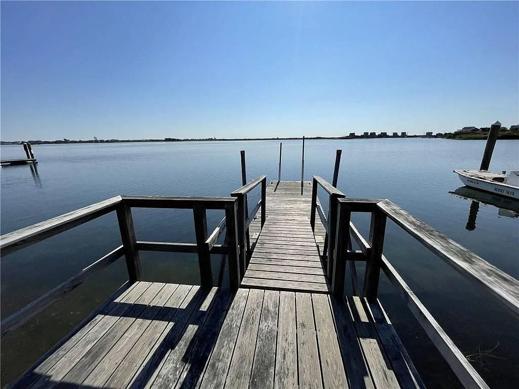 2 bed, 2.0 bath, 1700 sqft, $4,500 — Photo 3
