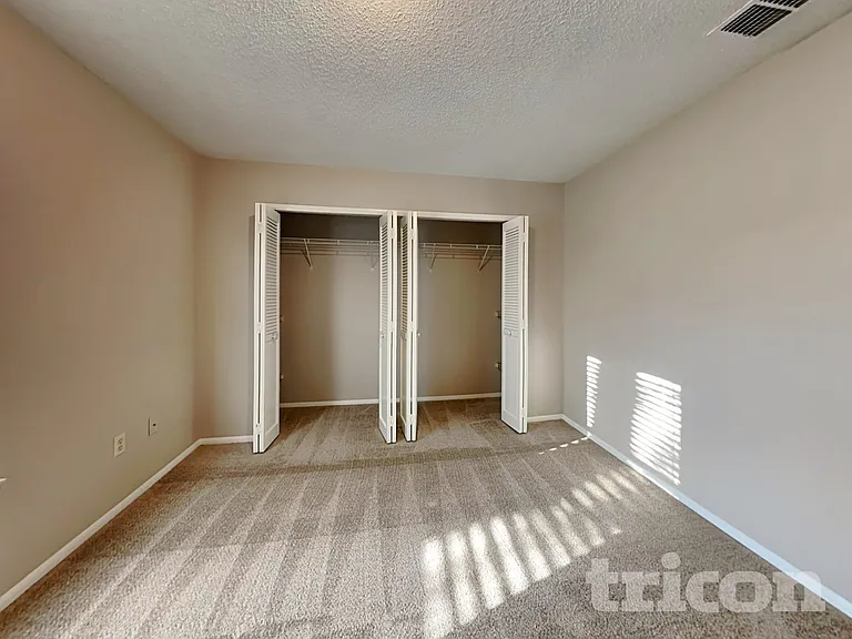 7943 Longshadow Ct — Photo 10