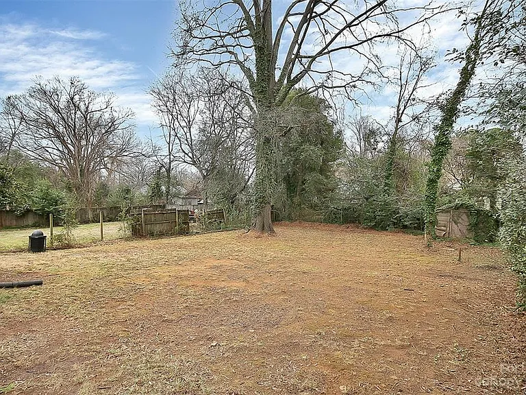 2300 Vanderbilt Rd — Photo 18